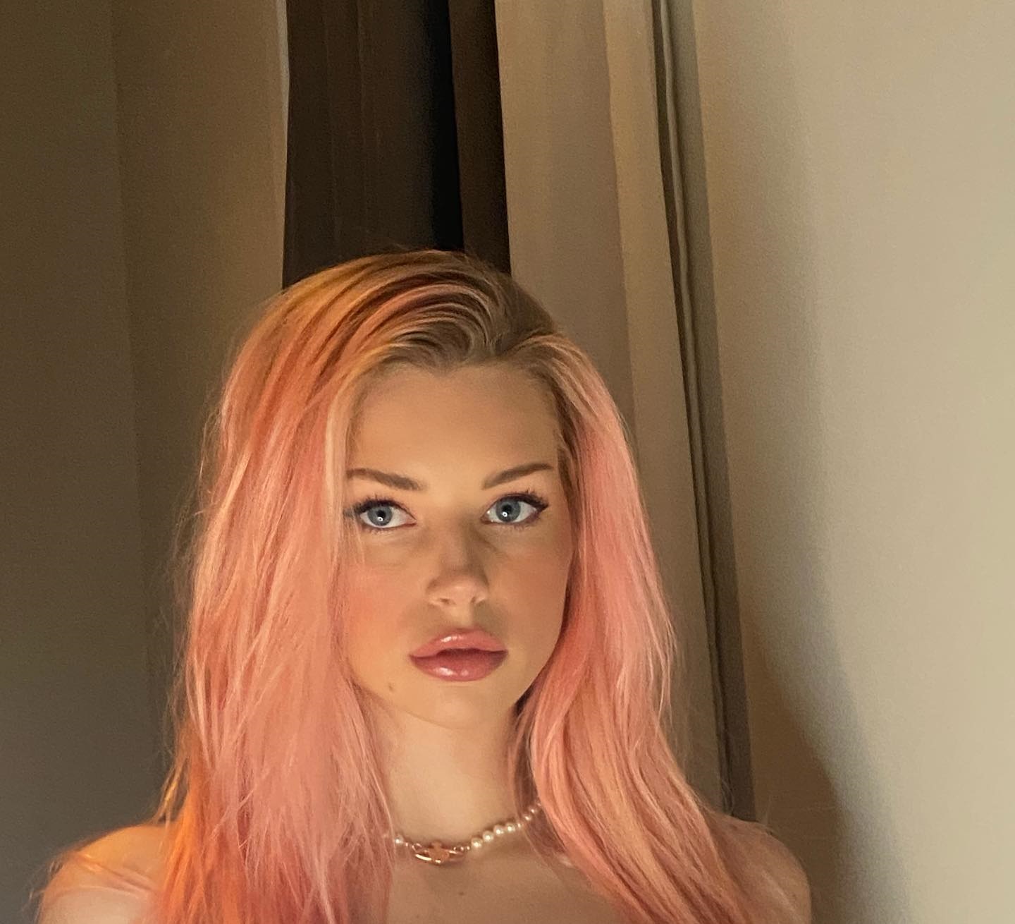 Lottie Moss 28 Hottest Photo, Lottie Moss 28 Sexy Photoshoot Lottie Moss 27 Hottest Photo, Lottie Moss 27 Sexiest Pictures