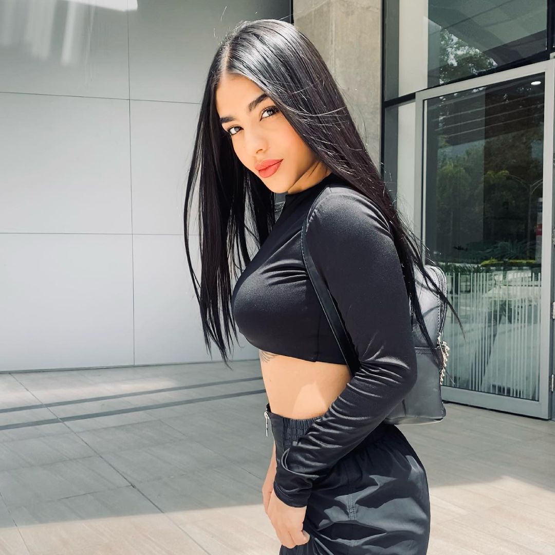 Lauu Gonzales 20 Hottest Photo, Lauu Gonzales 20 Sexy Photoshoot Lauu Gonzales 19 Hottest Photo, Lauu Gonzales 19 Sexiest Pictures