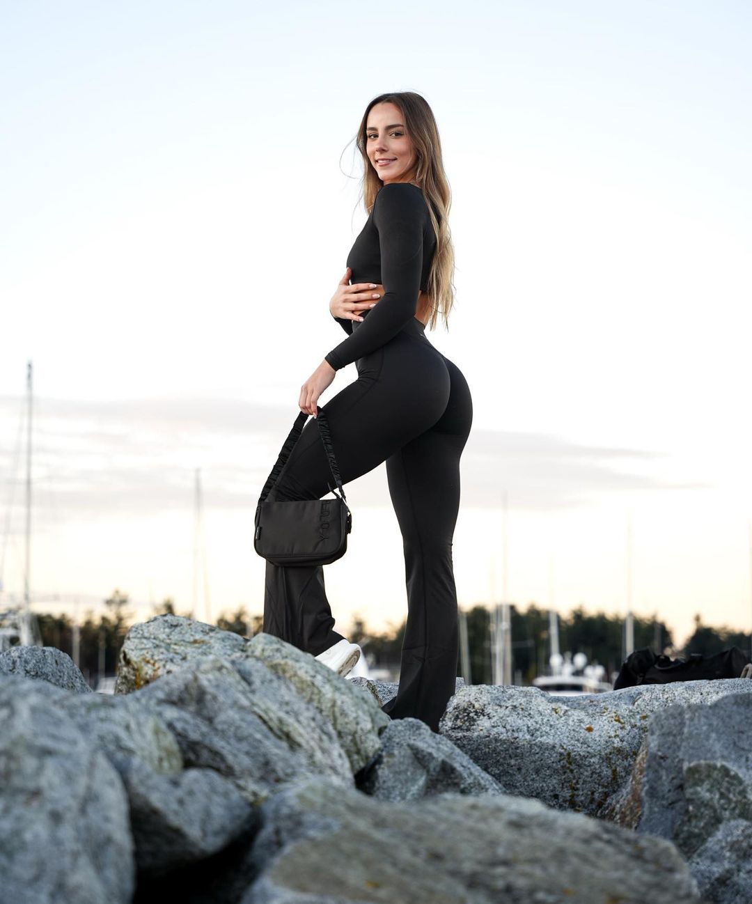 Meelah Robbins 12 Hottest Photo, Meelah Robbins 12 Sexy Photoshoot Meelah Robbins 11 Hottest Photo, Meelah Robbins 11 Sexiest Pictures