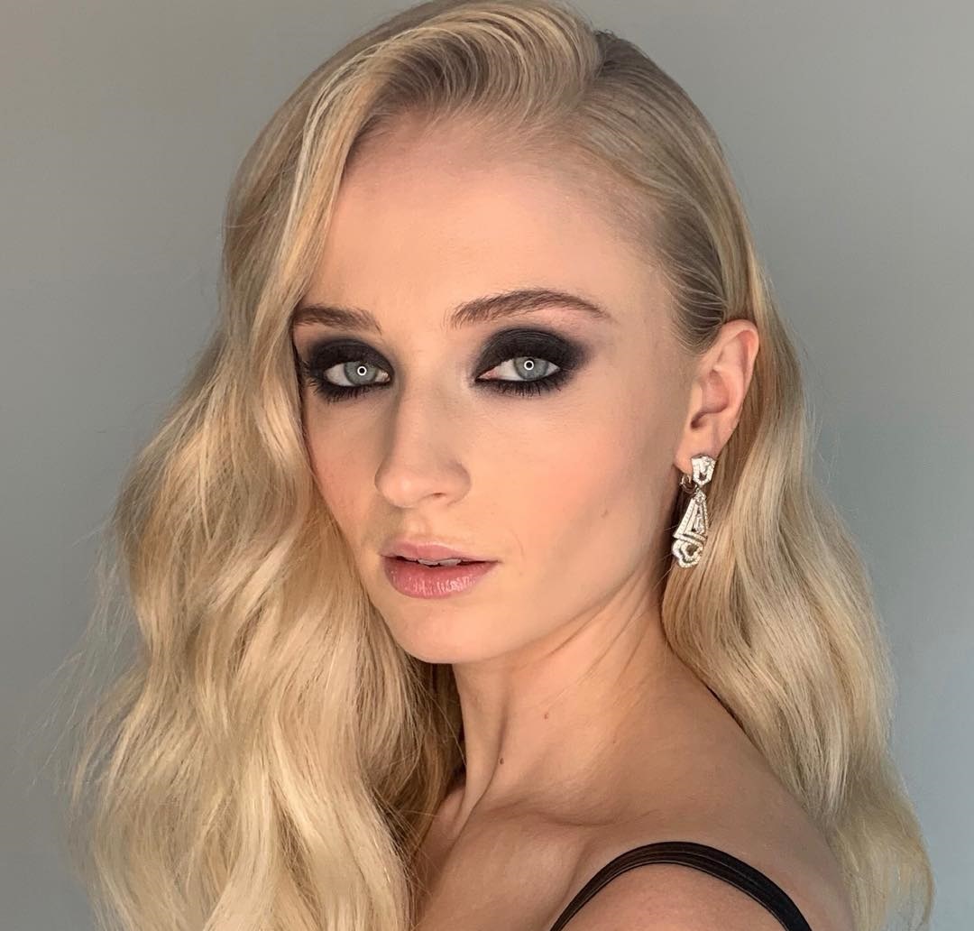 Sophie Turner 26 Hottest Photo, Sophie Turner 26 Sexy Photoshoot Sophie Turner 25 Hottest Photo, Sophie Turner 25 Sexiest Pictures