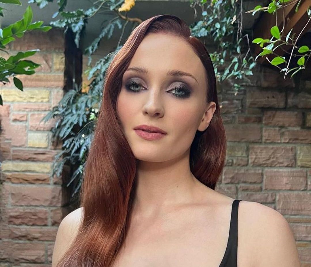 Sophie Turner 20 Hottest Photo, Sophie Turner 20 Sexy Photoshoot Sophie Turner 19 Hottest Photo, Sophie Turner 19 Sexiest Pictures