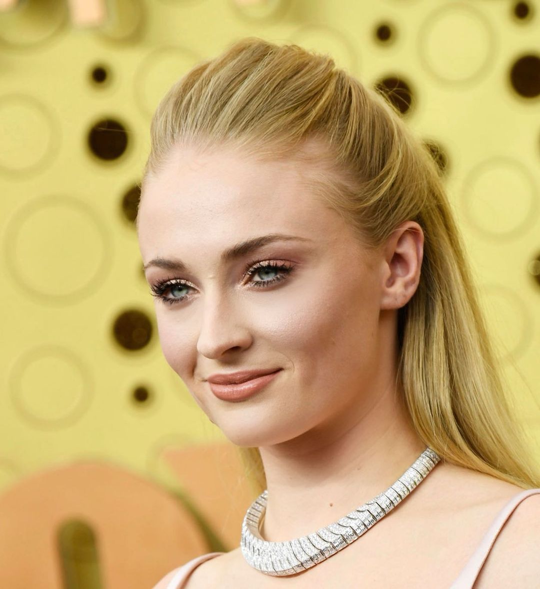 Sophie Turner 28 Hottest Photo, Sophie Turner 28 Sexy Photoshoot Sophie Turner 27 Hottest Photo, Sophie Turner 27 Sexiest Pictures