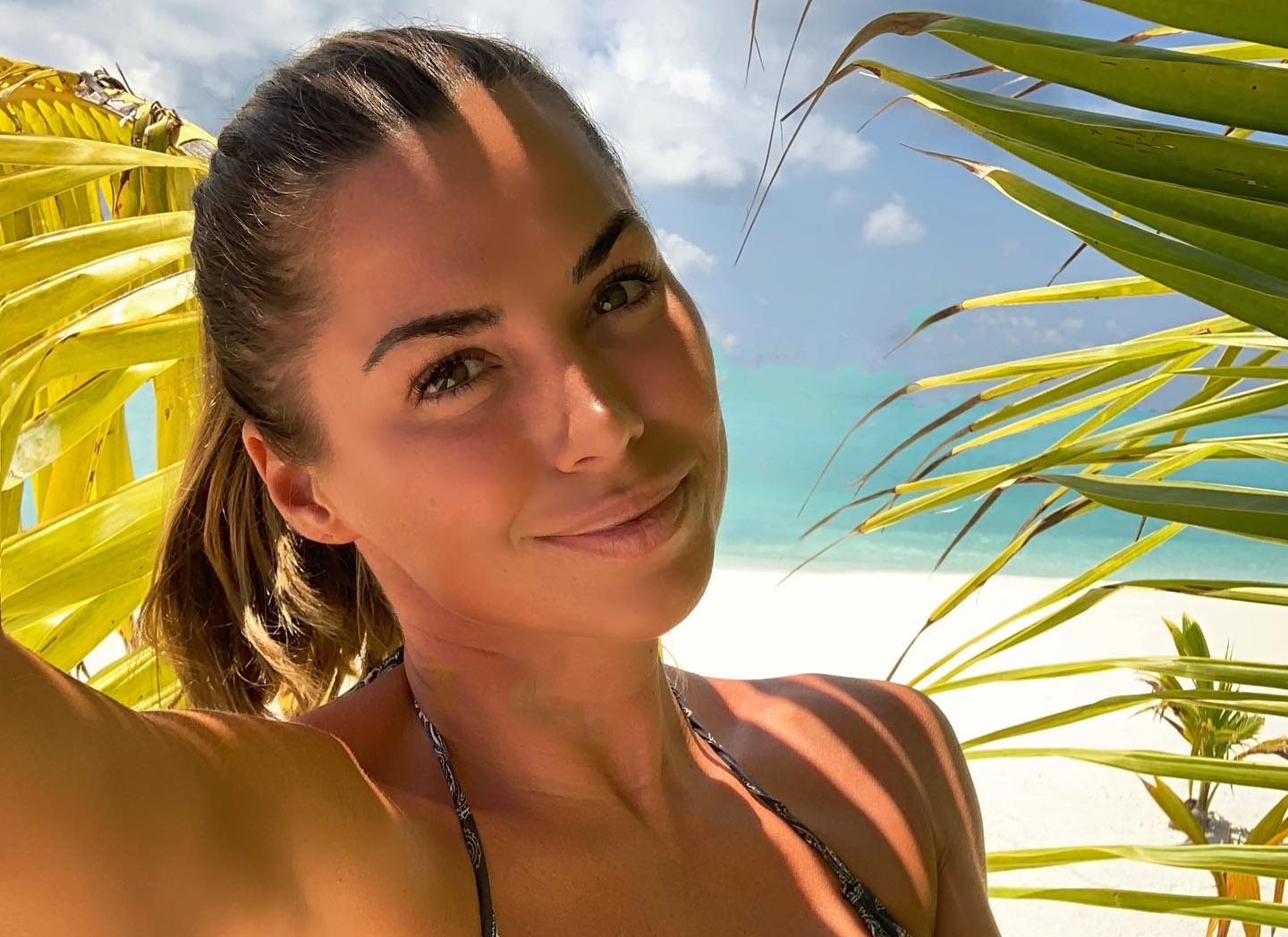 Louise Glover 16 Hottest Photo, Louise Glover 16 Sexy Photoshoot Louise Glover 15 Hottest Photo, Louise Glover 15 Sexiest Pictures