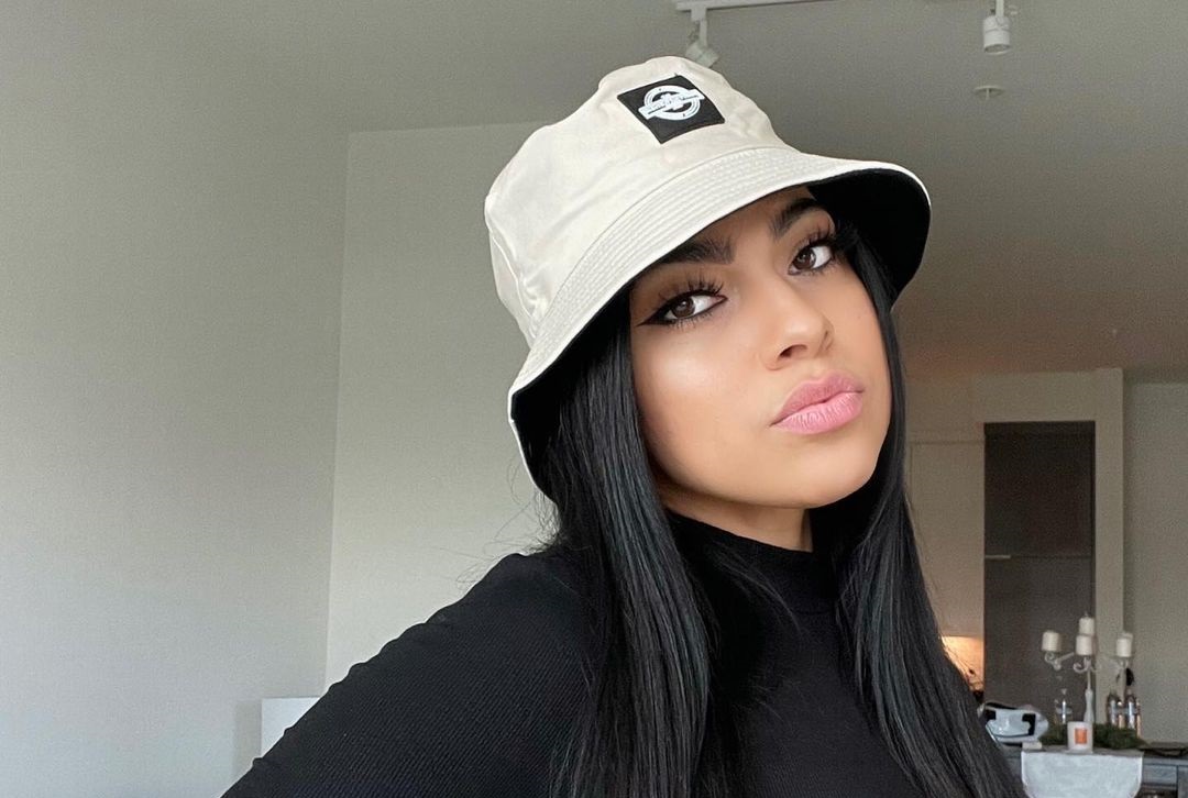 Nizhoni Cooley 24 Hottest Photo, Nizhoni Cooley 24 Sexy Photoshoot Nizhoni Cooley 23 Hottest Photo, Nizhoni Cooley 23 Sexiest Pictures